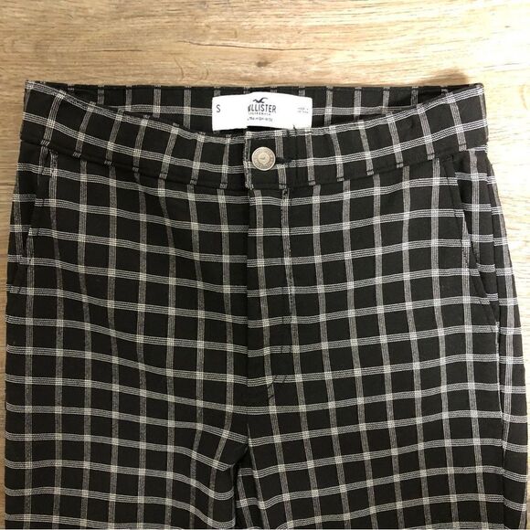 Hollister Black & Cream plaid pattern ultra high-rise pants size S - Picture 2 of 10